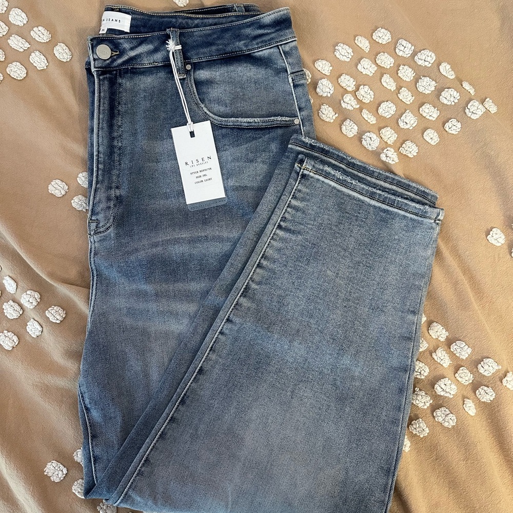 Mid Rise Mom Jeans